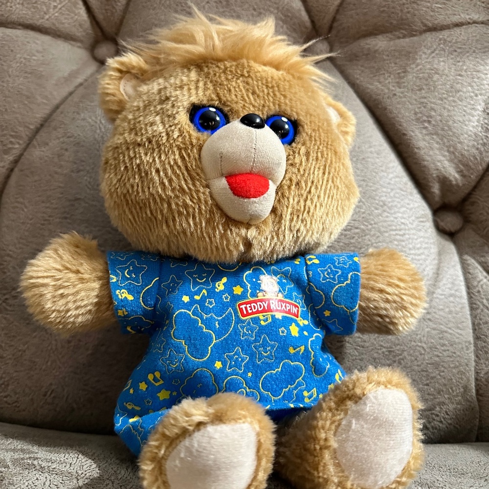 Teddy ruxpin hug & sing plush bear